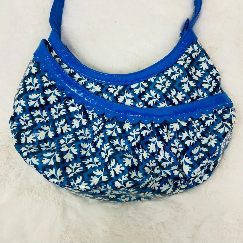 Vera Bradley Frills Hotsy Totsy Hobo Bag vibrant Blue Lagoon floral pattern